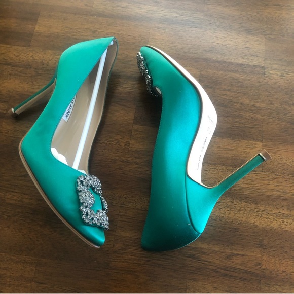 NIB $1125 Manolo Blahnik Hangisi Satin Crystal-Buckle Pumps in Green - size 37.5 - Picture 9 of 16